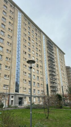 Restauration de Façade en Pierre – Paris 18 : Expertise & Rapidité - Image principale