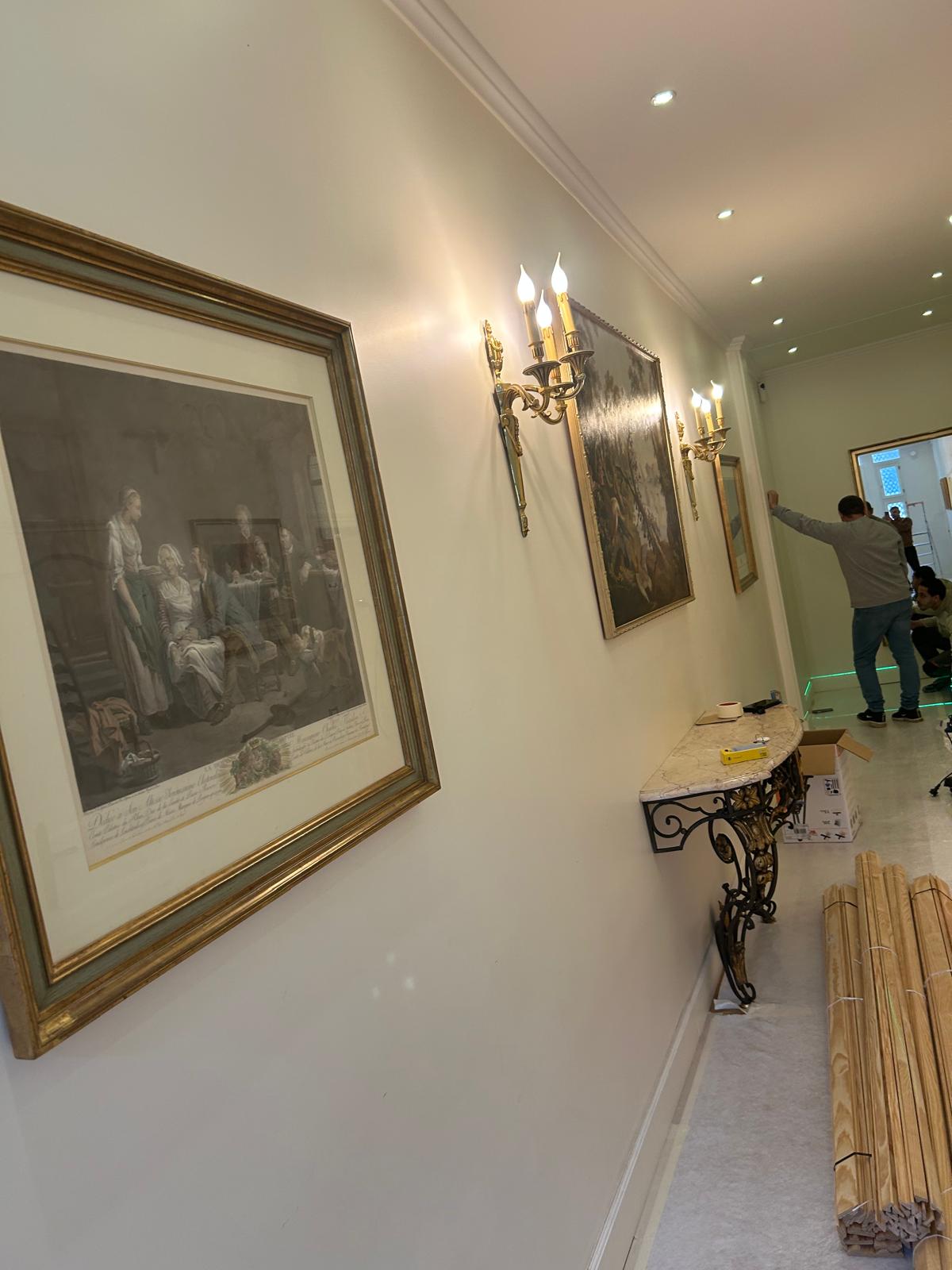 L’élégance des moulures en bois (Paris 7ème) L’Art de la Menuiserie au Service de votre Intérieur