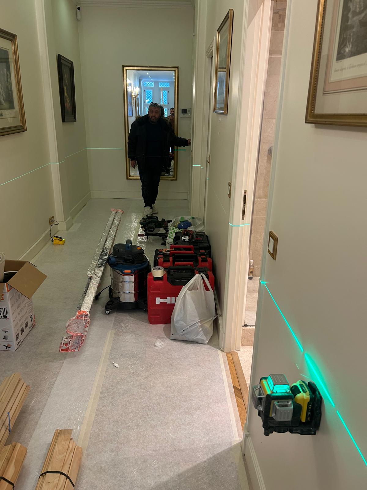 L’élégance des moulures en bois (Paris 7ème) L’Art de la Menuiserie au Service de votre Intérieur