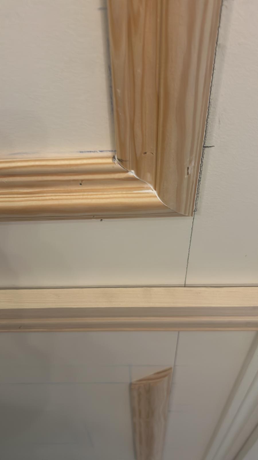 L’élégance des moulures en bois (Paris 7ème) L’Art de la Menuiserie au Service de votre Intérieur