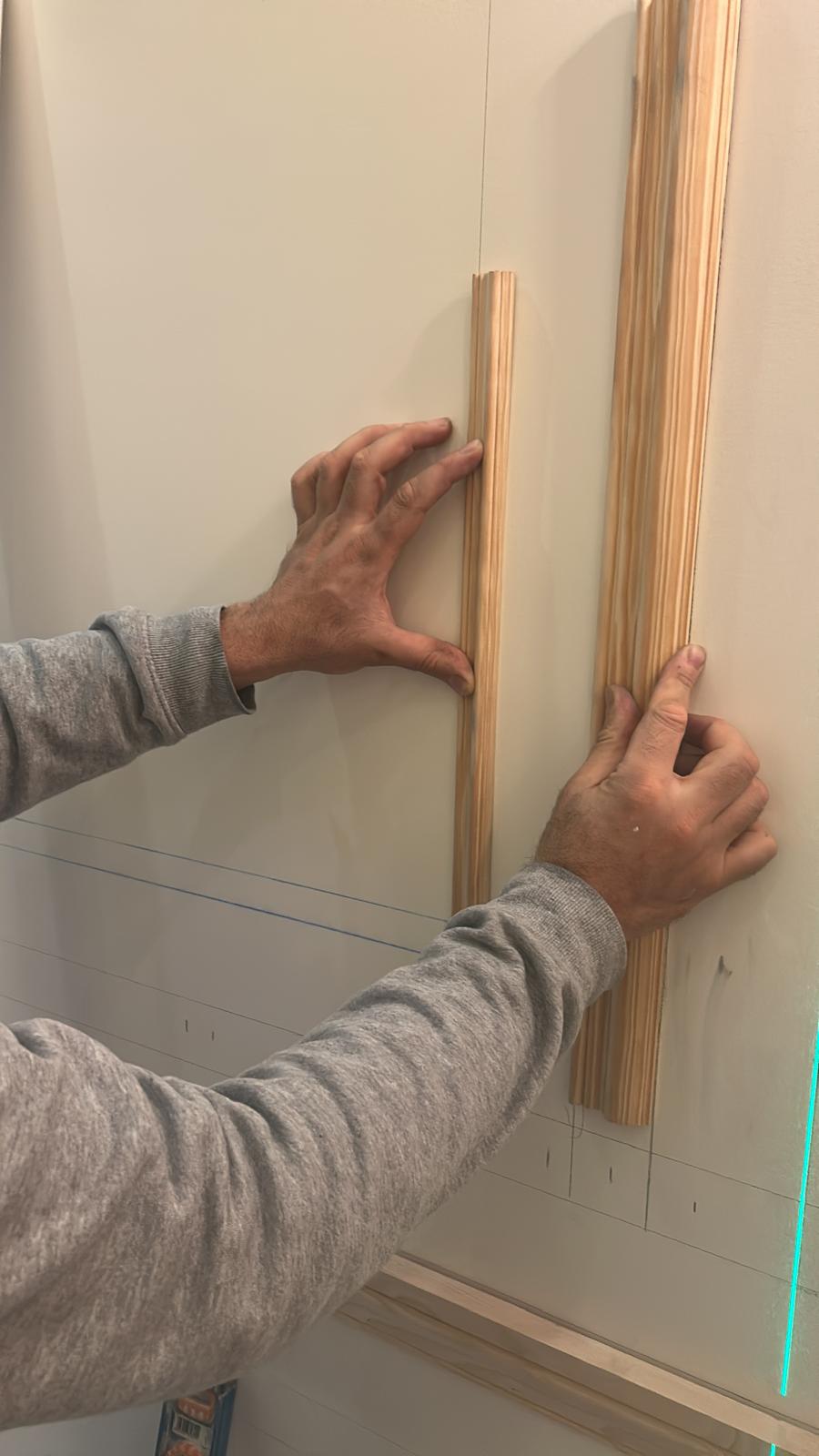 L’élégance des moulures en bois (Paris 7ème) L’Art de la Menuiserie au Service de votre Intérieur